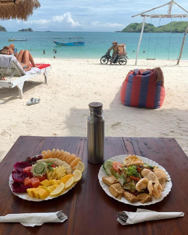 ホテル Turtle House Lombok Kuta  エクステリア 写真