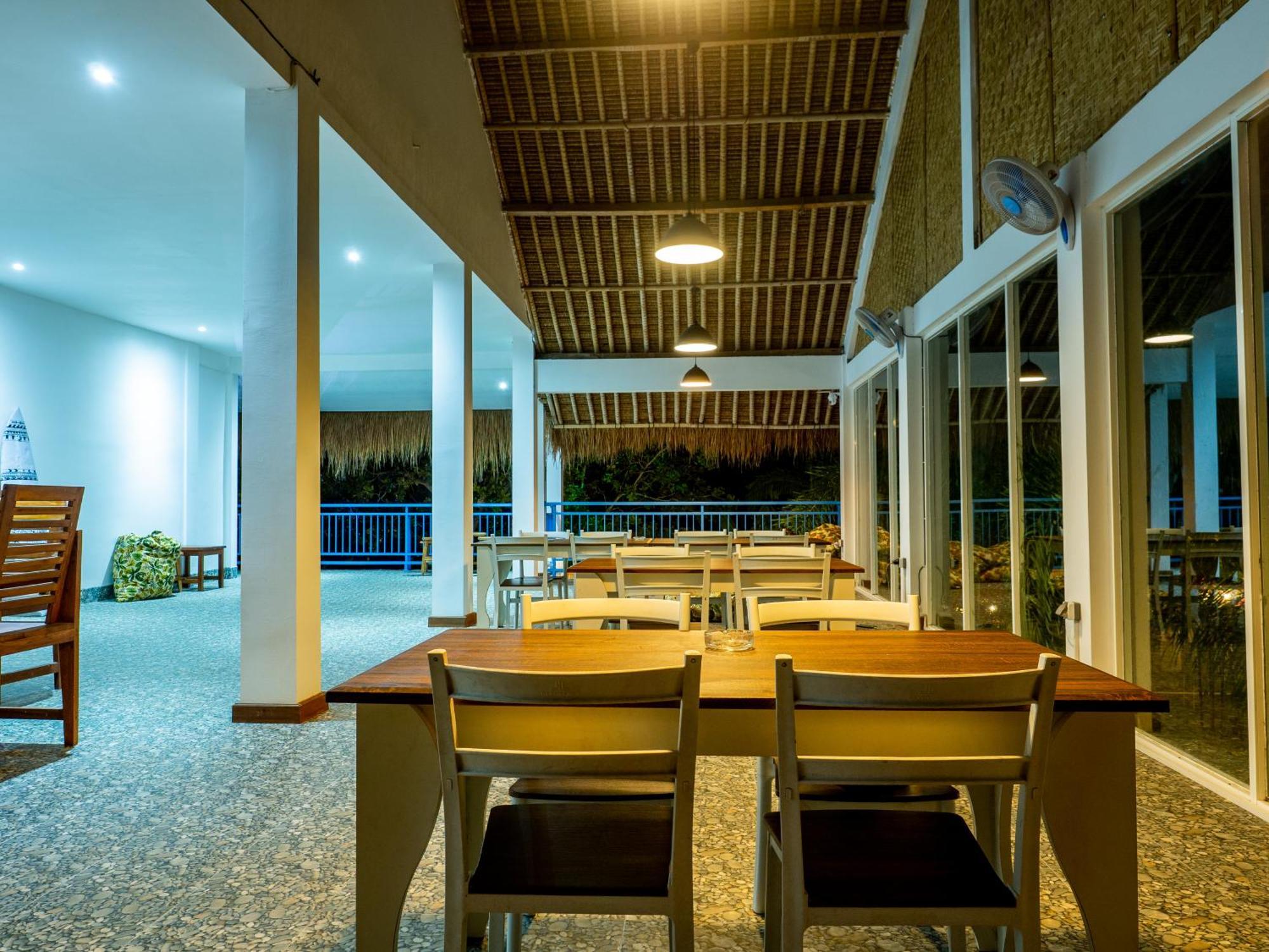 ホテル Turtle House Lombok Kuta  エクステリア 写真